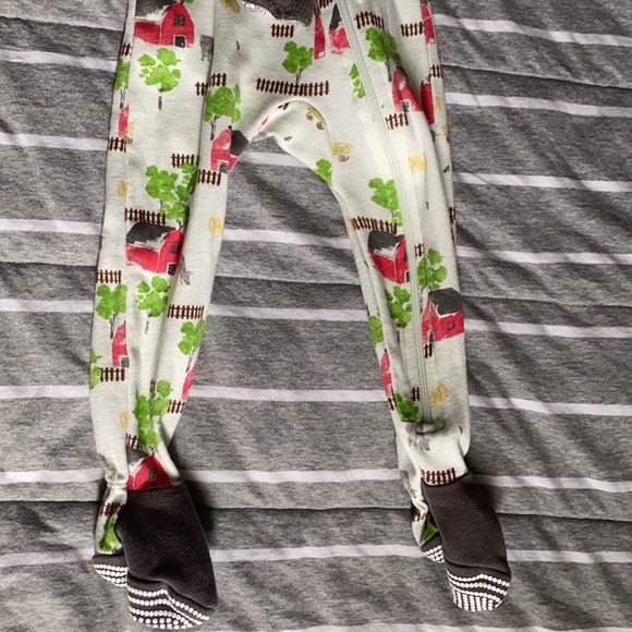 Burt’s Bees Farm Pajamas 12mo - Picture 5 of 5